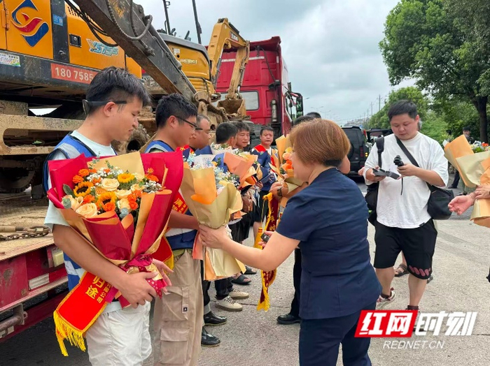 跨省驰援800公里 湘潭赴广西灾区救援的“机械铁军”凯旋